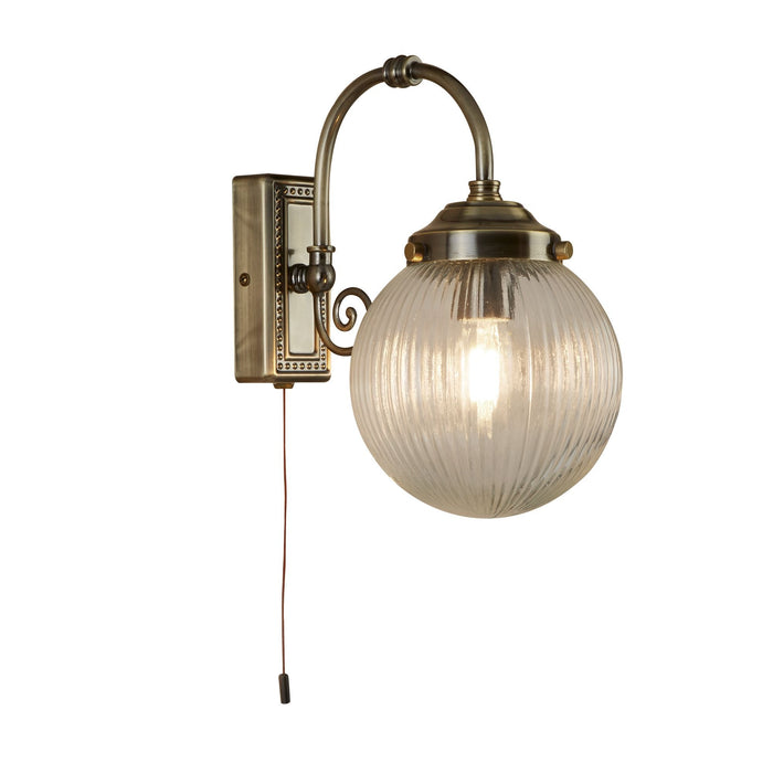 Searchlight Belvue 1Lt Bathroom Ip44 Wall Light, Clear Globe Shade, Antique Brass • 3259AB