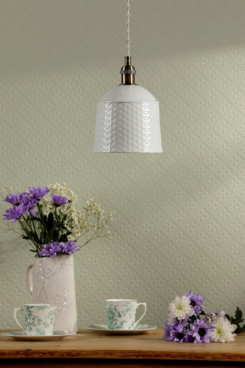 Laura Ashley Porcelain Pendant Cream and Antique Brass • LA3756729-Q