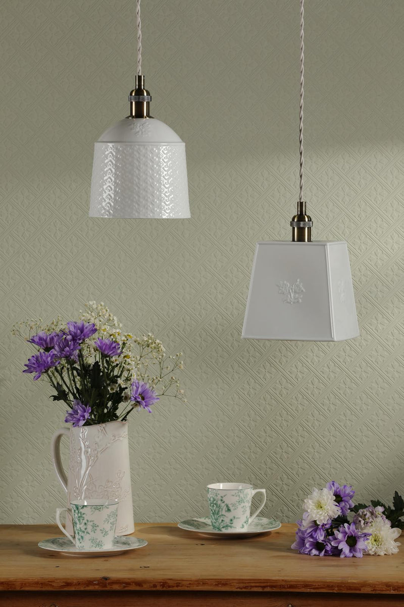 Laura Ashley Porcelain Pendant Cream and Antique Brass • LA3756729-Q