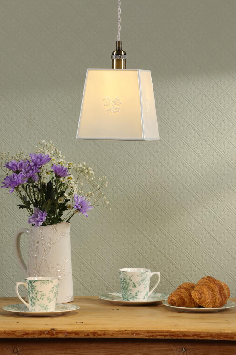 Laura Ashley Porcelain Pendant Cream and Antique Brass • LA3756731-Q