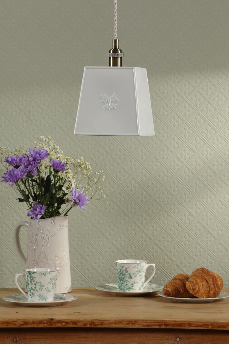 Laura Ashley Porcelain Pendant Cream and Antique Brass • LA3756731-Q