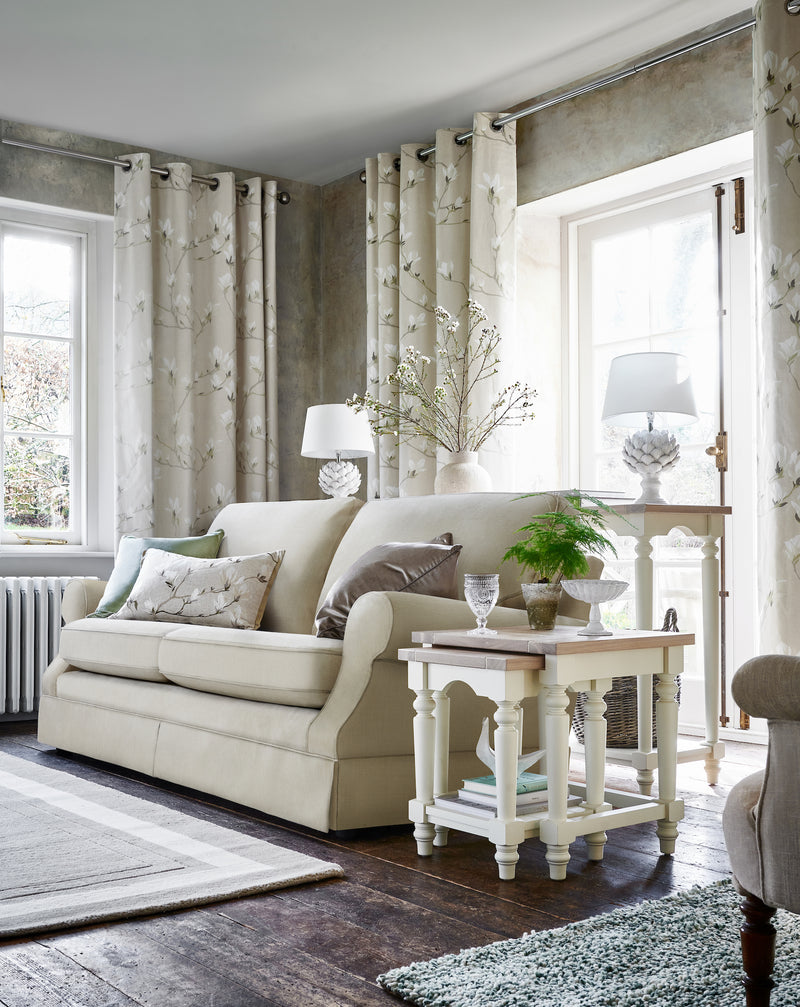 Laura Ashley Artichoke Ceramic Table Lamp With Shade • LA3734605-Q