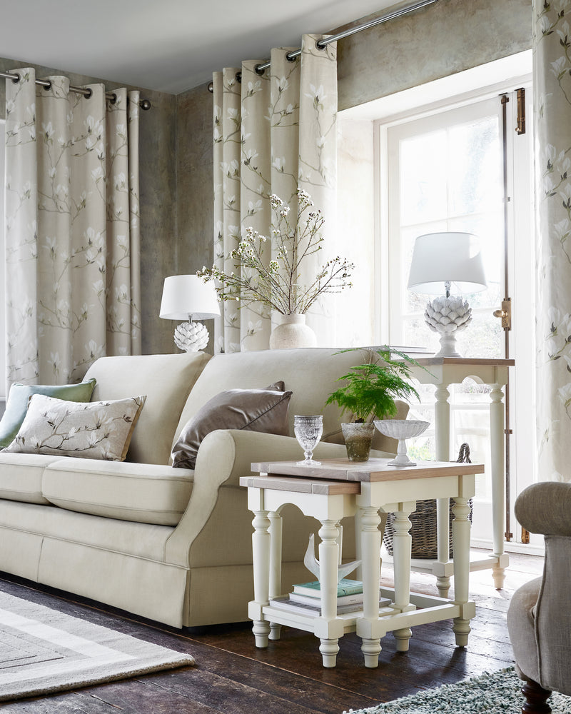 Laura Ashley Artichoke Ceramic Table Lamp With Shade • LA3734605-Q