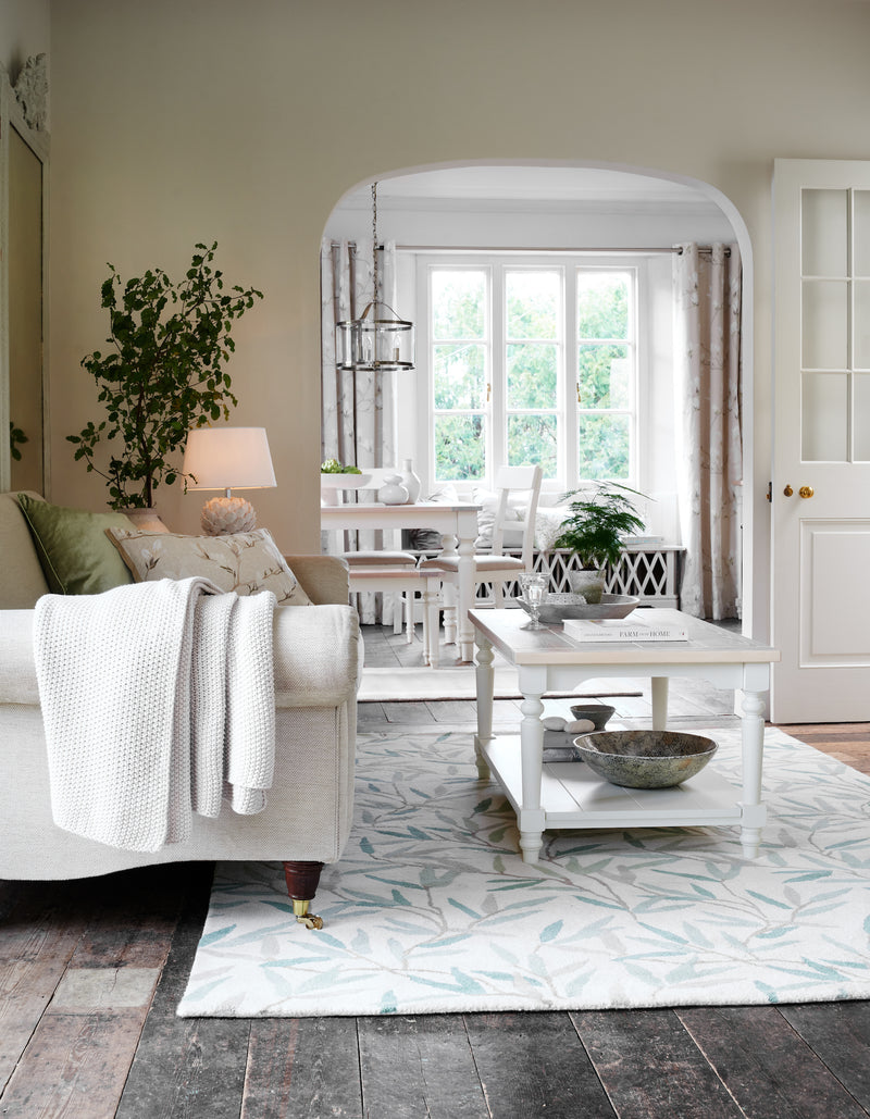 Laura Ashley Artichoke Ceramic Table Lamp With Shade • LA3734605-Q