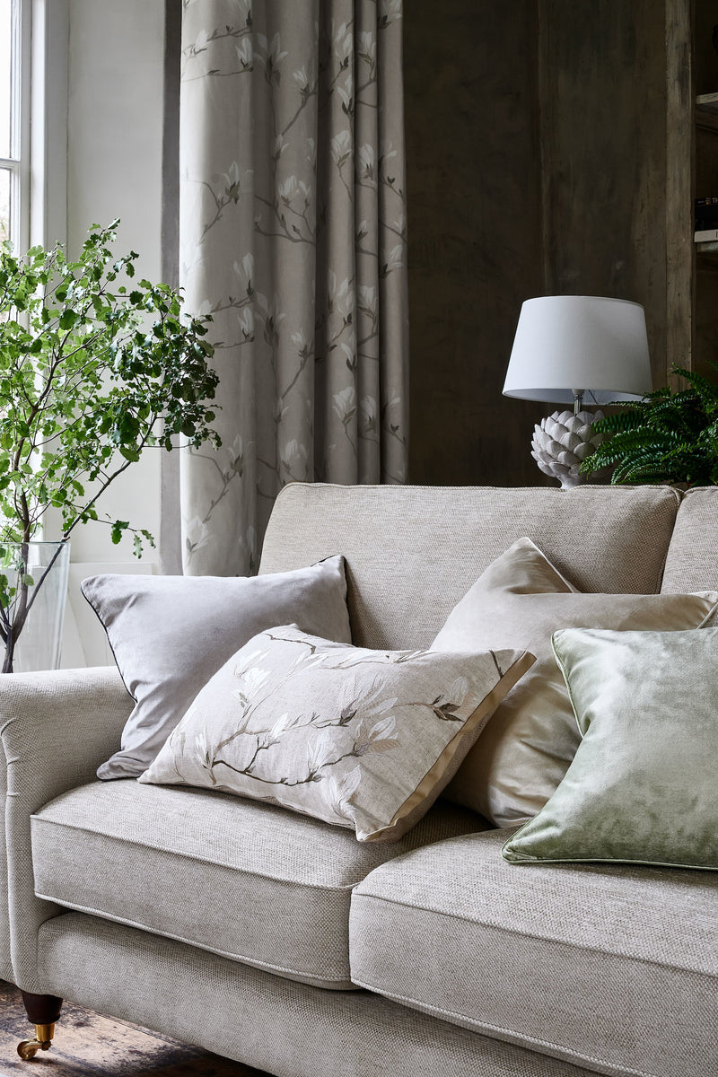 Laura Ashley Artichoke Ceramic Table Lamp With Shade • LA3734605-Q