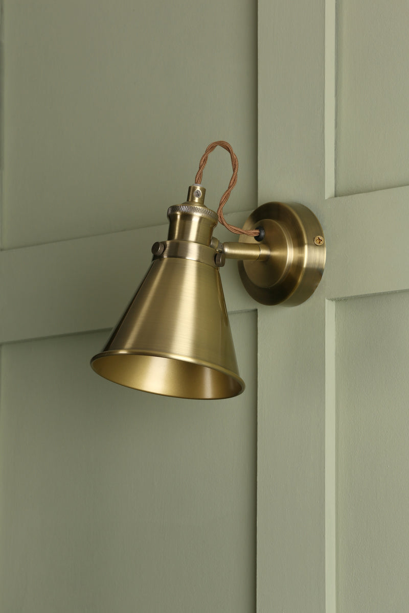 Laura Ashley Rufus Single Spotlight Antique Brass • LA3756155-Q